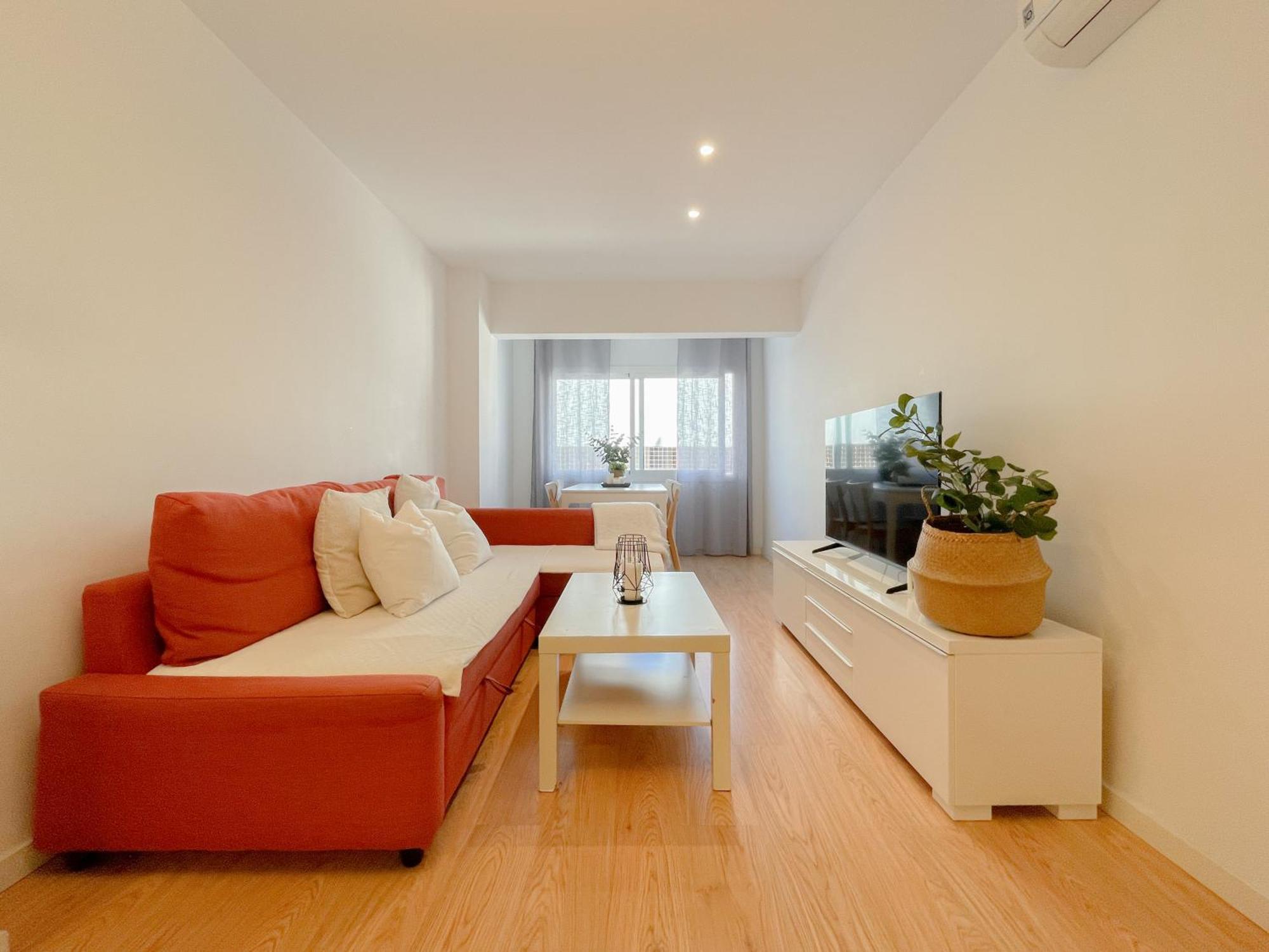 Moderno Plz De La Merced Appartement