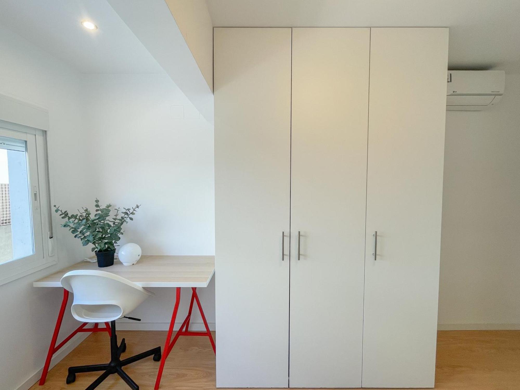 Apartamento Moderno Plz De La Merced Málaga